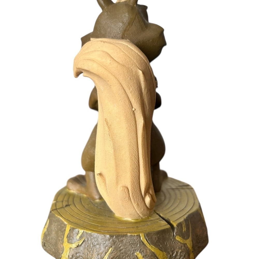Vintage Kitschy Squirrel figurine, handpainted, 70s Cute Decor - Picture 4 of 8
